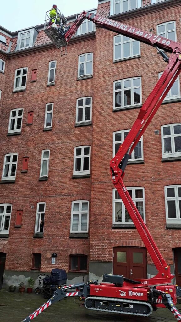 Larvebåndslift 26 m billede 1