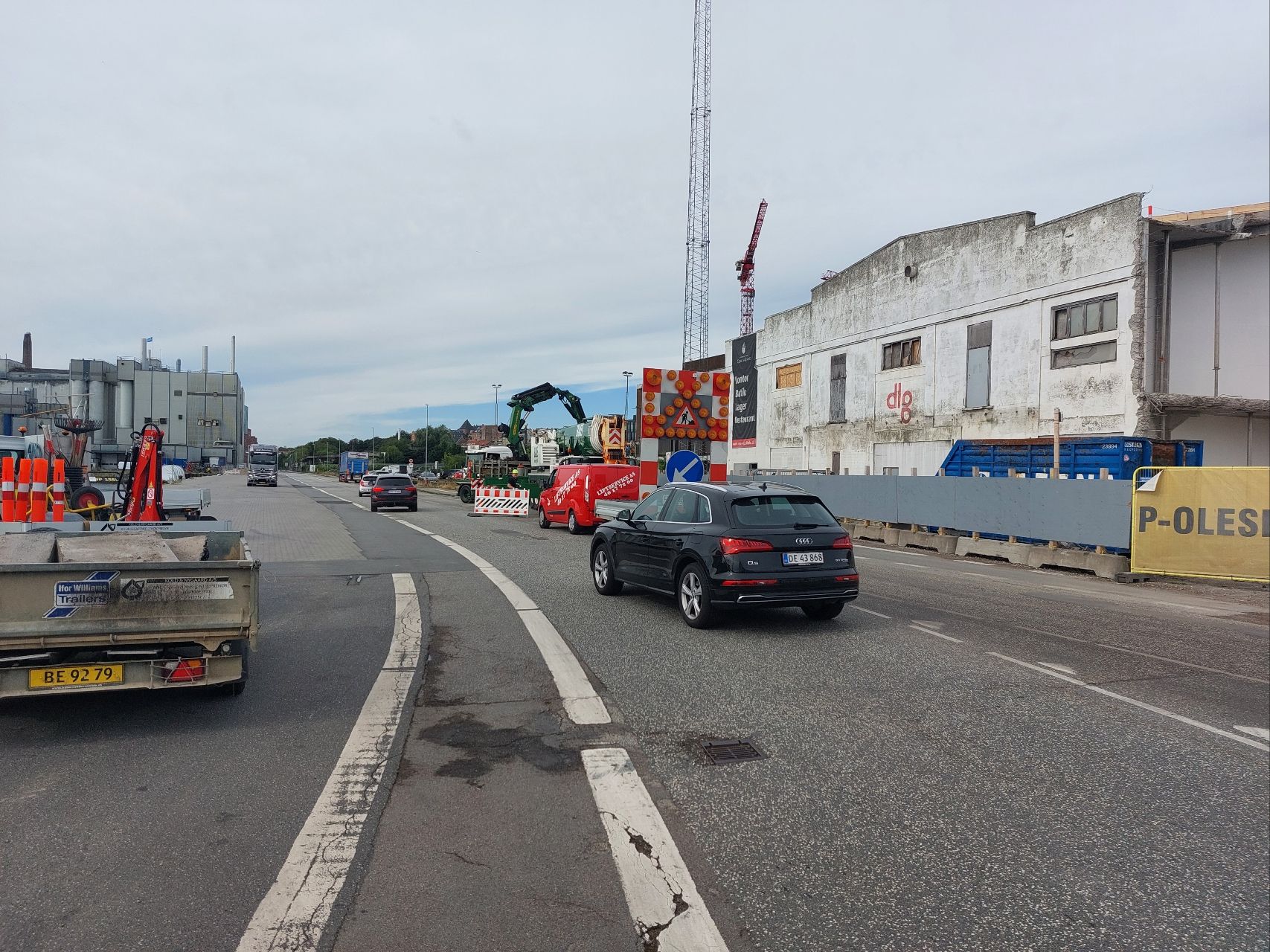 Liftservice sikrer arbejdsområde for BMS med skiltevogn - billede 3