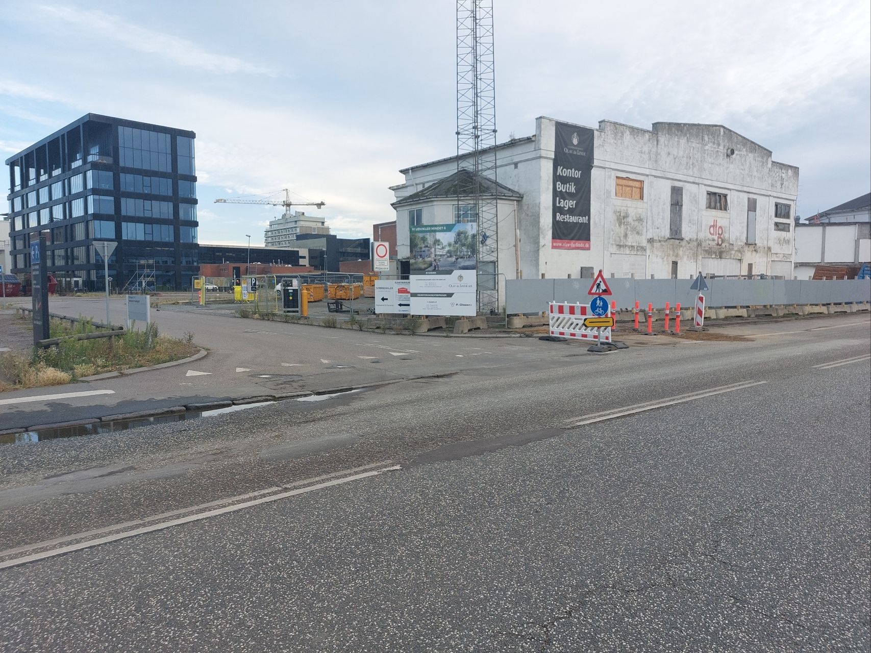 Liftservice sikrer arbejdsområde for BMS med skiltevogn - billede 7