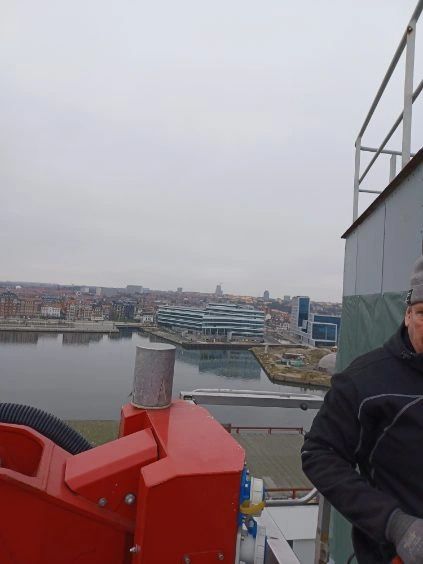 Liftservice i aktion på Aarhus Havn efter stormskader - billede 3
