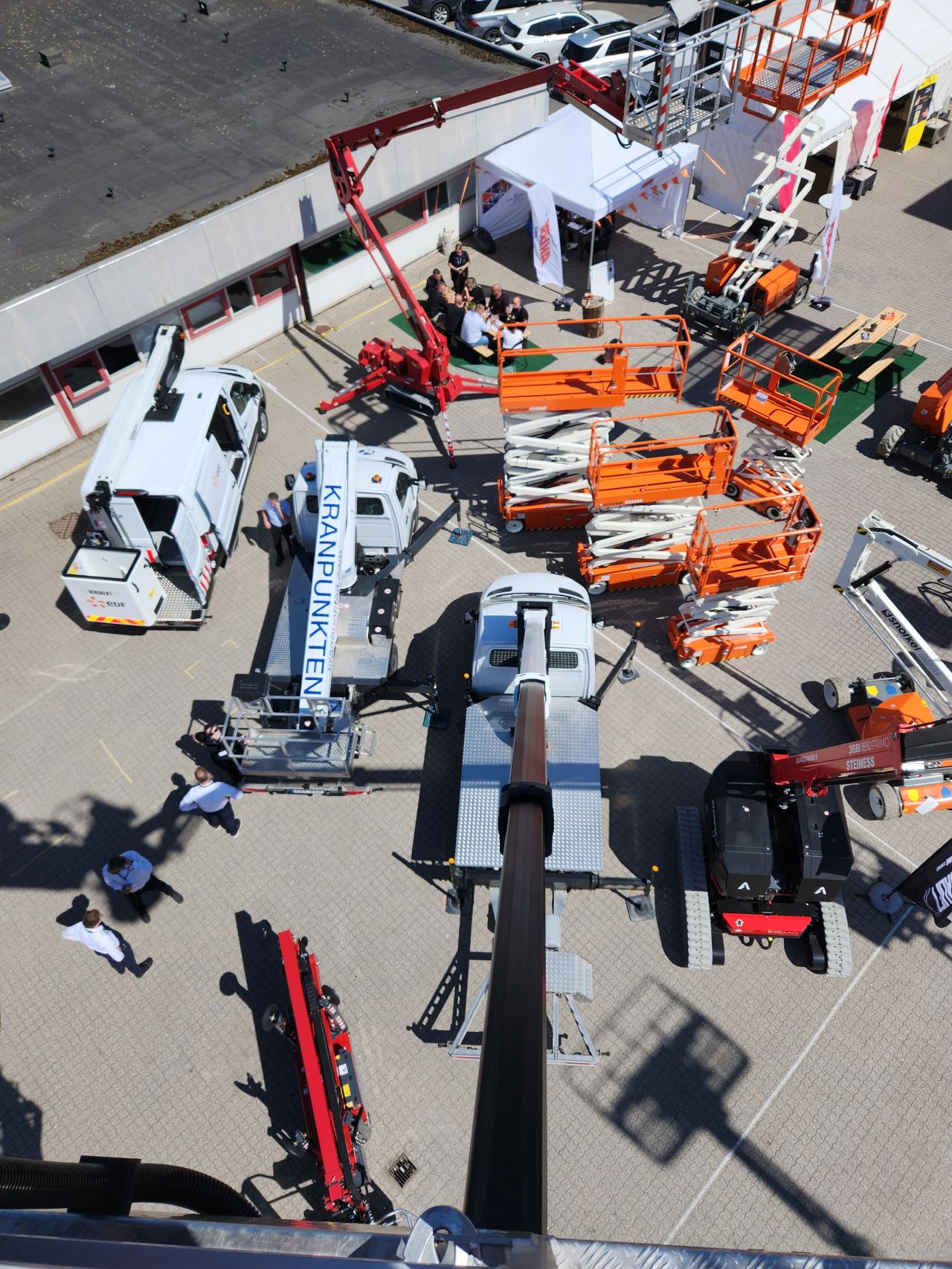 Liftservice på liftmesse i Slagelse: Tester ny 40m Hinowa - billede 2