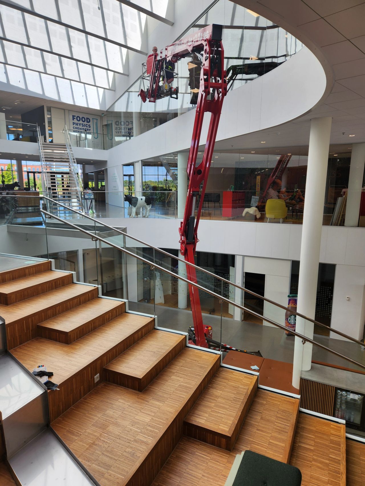 Liftservice løser specialopgave hos Arla Food i Viby - billede 2