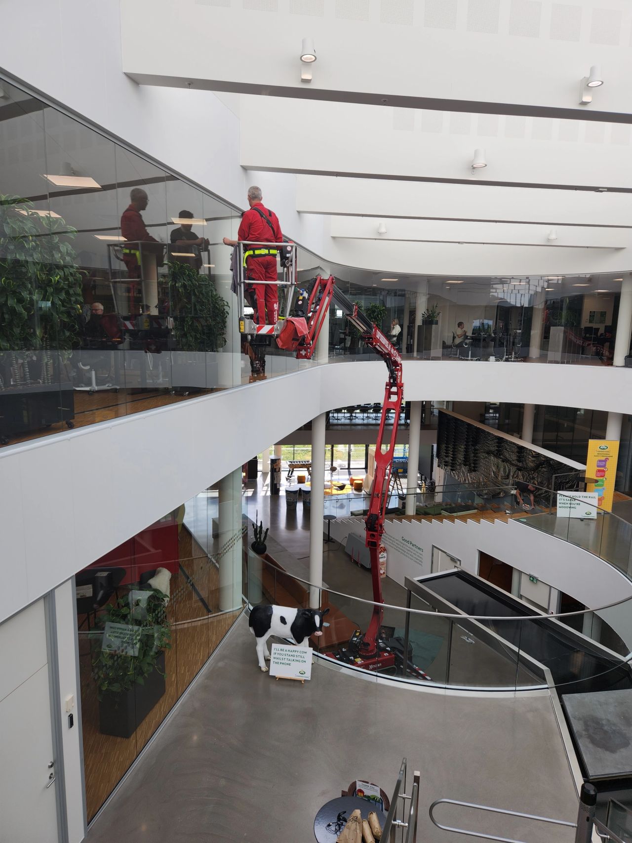 Liftservice løser specialopgave hos Arla Food i Viby - billede 3