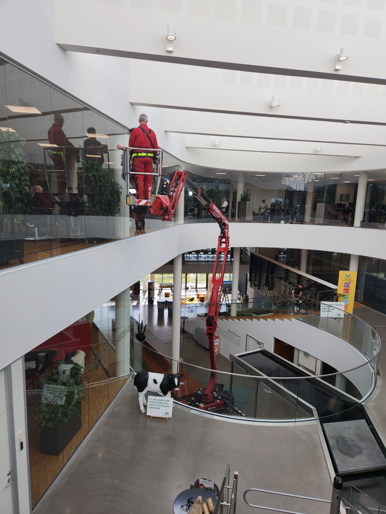 Liftservice løser specialopgave hos Arla Food i Viby - billede 4