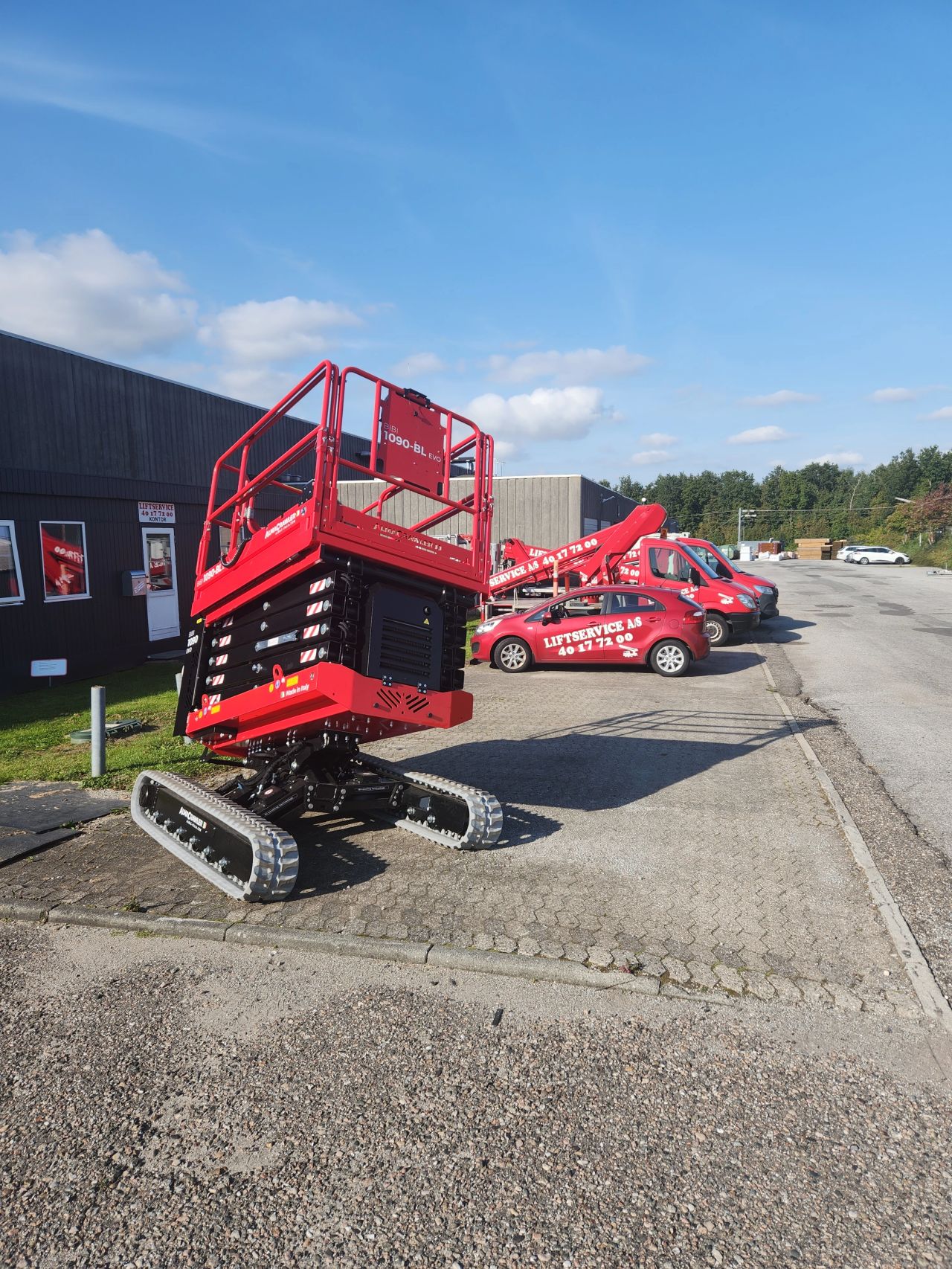 Ny saxlift med nivellerbar undervogn til Liftservice - billede 4