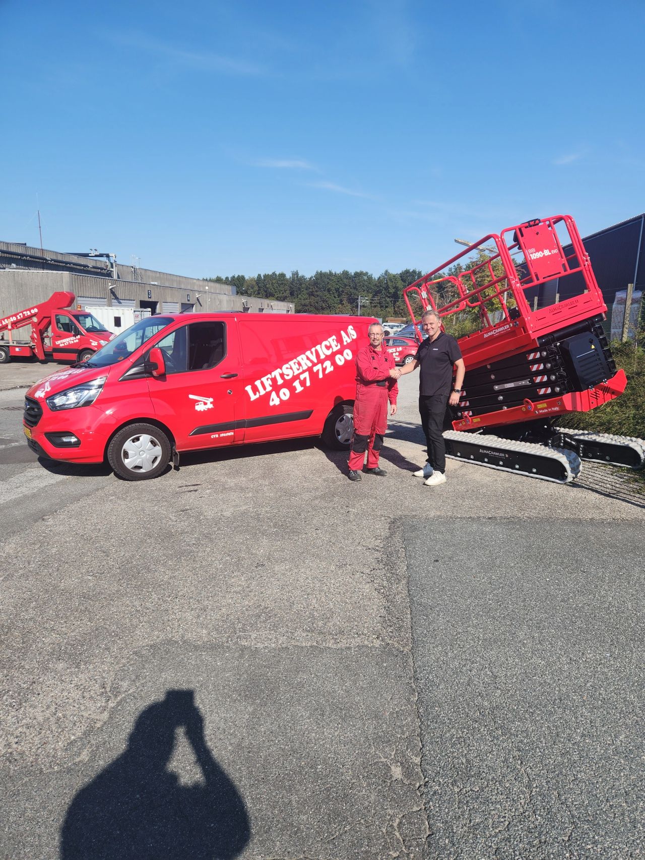 Ny saxlift med nivellerbar undervogn til Liftservice