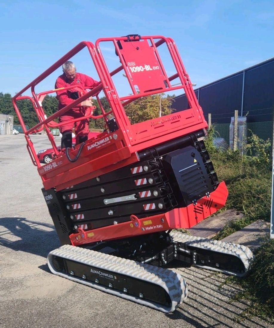 Ny 10-meter Bibi saxlift klarer selv det sværeste terræn