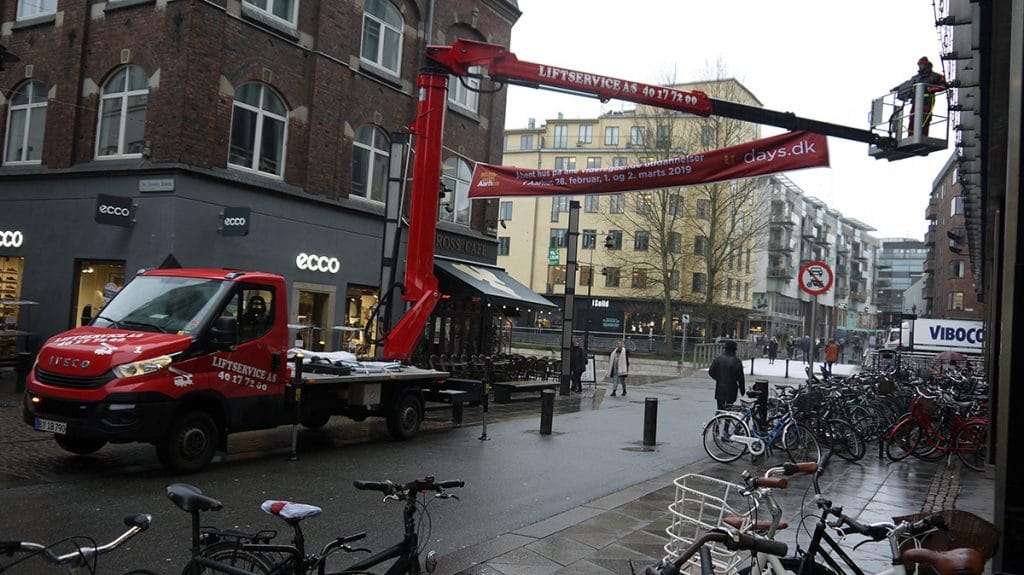 Liftservice afslutter banner-installation